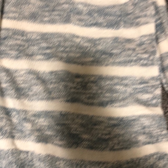Blue and white sweater - Picture 2 of 2